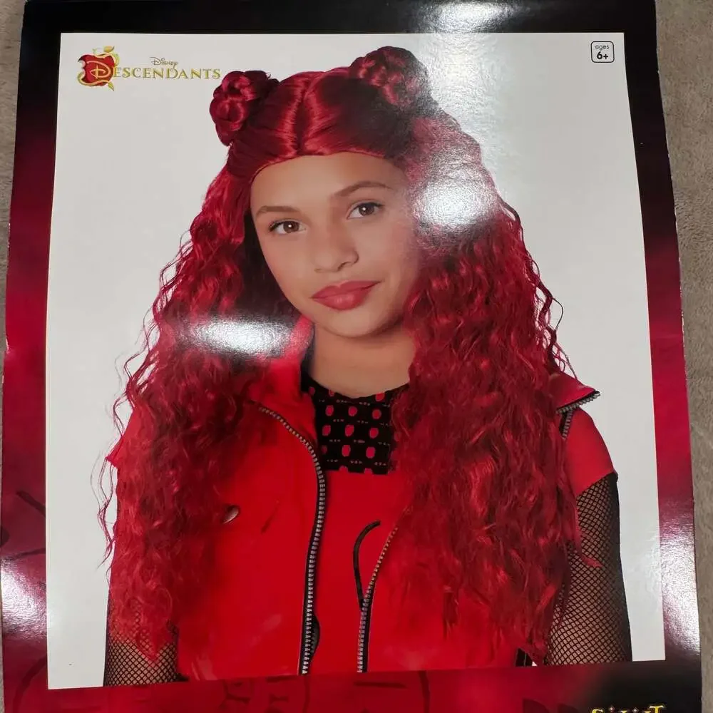 Disney Descendants 4 Deluxe The Rise Of the Red Costume SIZE M 8-10 WIG INCLUDED